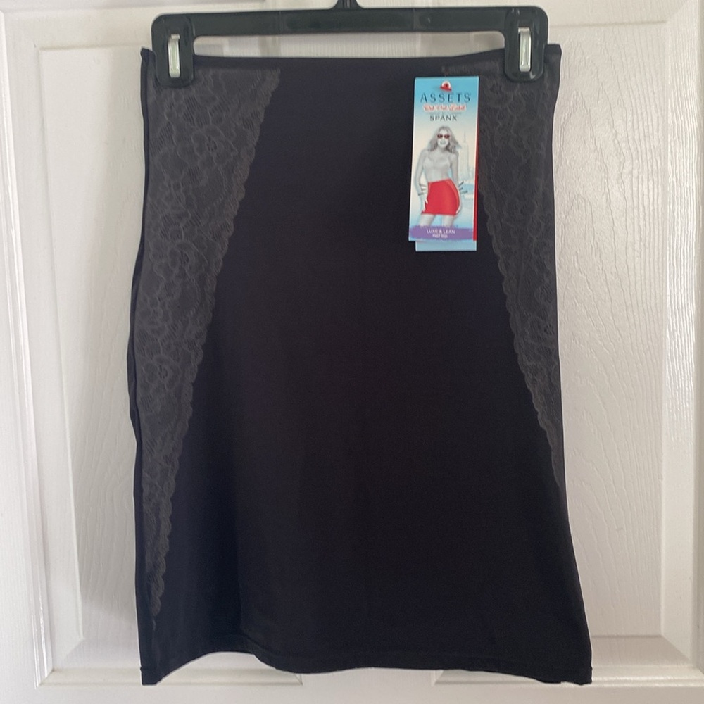 New Assets Red Hot Label by SPANX Luxe & Lean Half Slip Shaper Black XL
